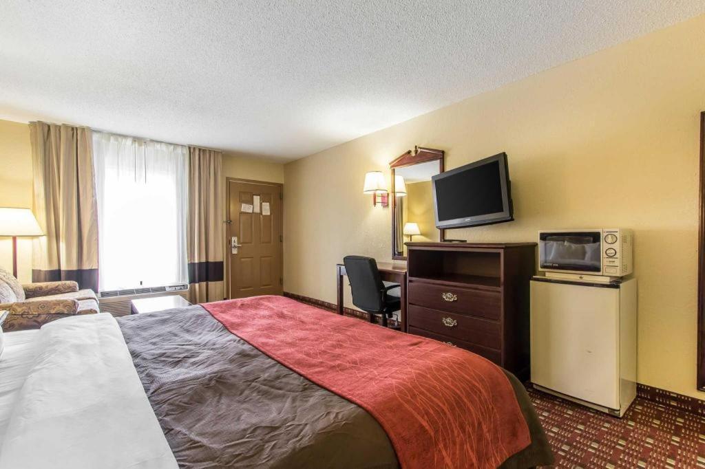 Quality Inn Andalusia Luaran gambar