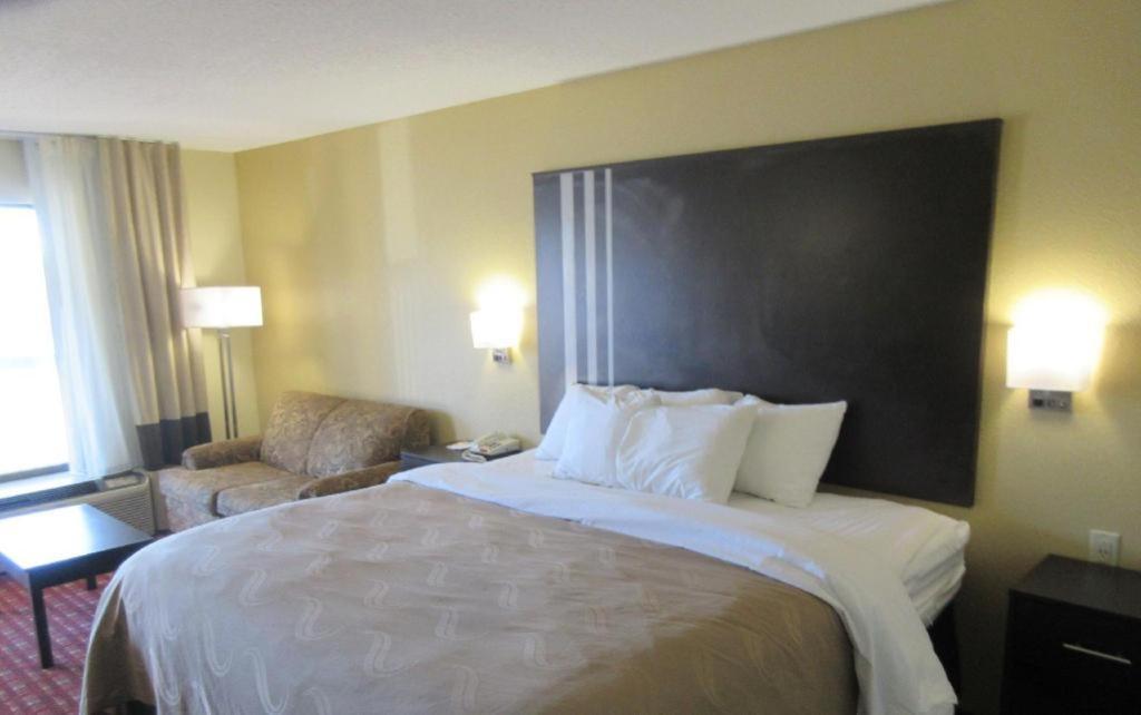 Quality Inn Andalusia Luaran gambar