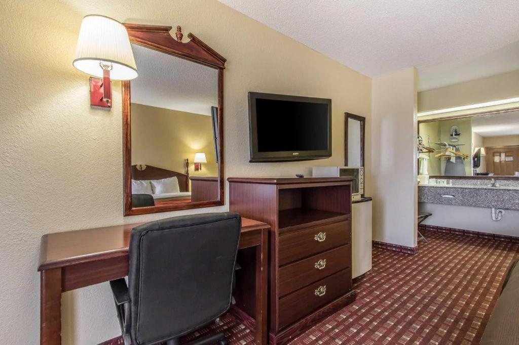 Quality Inn Andalusia Luaran gambar